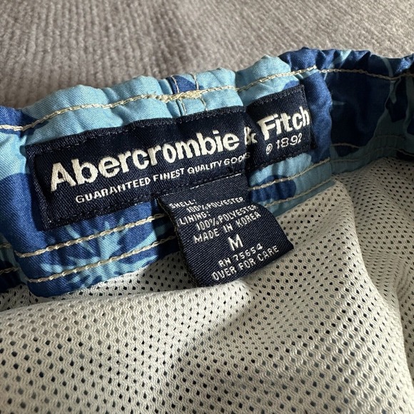 Abercrombie & Fitch Men's Size M Blue Surf Swim Trunks Hibiscus Floral Pockets - Picture 2 of 8